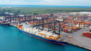 DP World recibe en su terminal portuaria el barco Caucedo Express