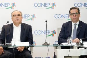Celso J. Marranzini, presidente del CONEP, y Cesar Dargam, vicepresidente ejecutivo del CONEP.