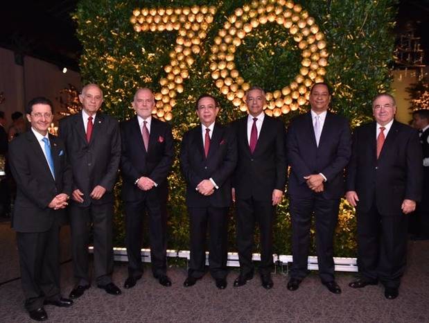 Cena de Gala en honor a los miembros de la Junta Moneraria.