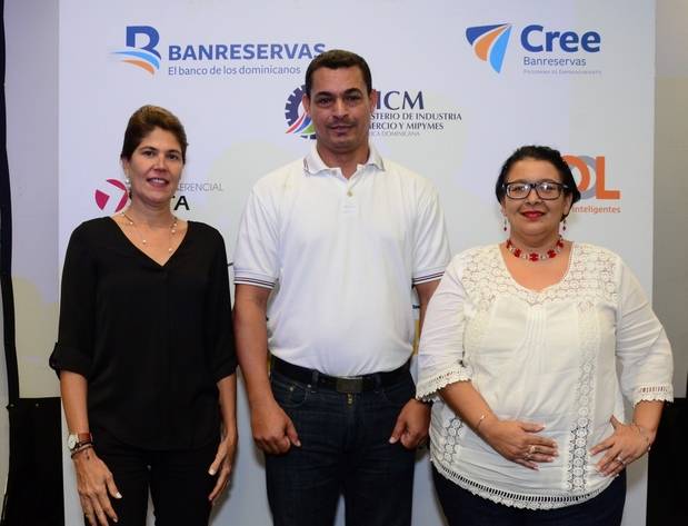 Chabela León Bisonó, Alexander Liriano e Ingrid Aybar.