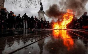 París se blinda ante el riesgo de violencia por los 