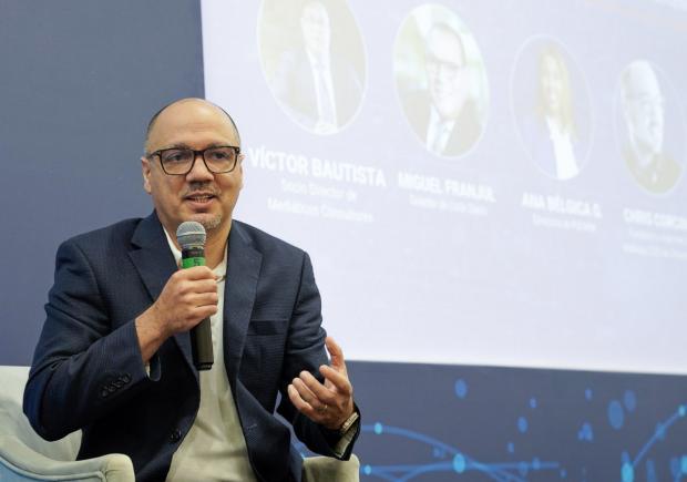 Chris Corcino, fundador y CEO de Intellisys.