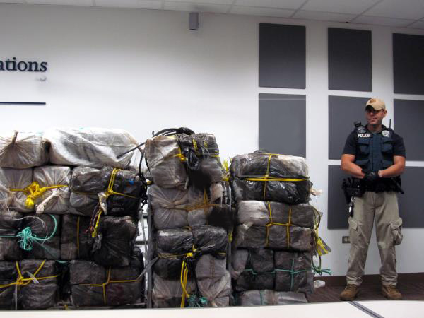 Incautan 464 kilos de cocaína en ferry con ruta de Santo Domingo a P.Rico.
