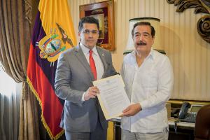 David Collado firma acuerdo con alcalde de la ciudad de Guayaquil