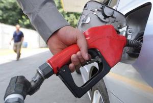 Se mantienen los precios de los combustibles