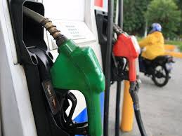 Las gasolinas y el gasoil regular aumentarán 4 pesos a partir de este sábado