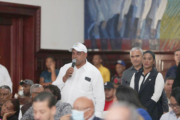 Comunitarios de Santiago hacen solicitudes a las autoridades.