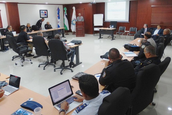 Conferencia en el Instituto Policial de Educación