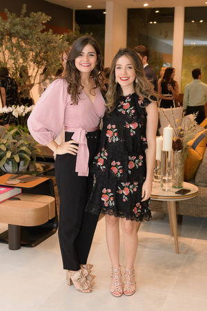 Coral Chavez y Gabriela Hernández.