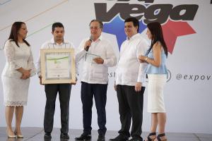 Reconocen en Expo Vega la trayectoria de 55 años de Alaver