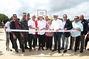 Grupo Puntacana entrega instalación deportiva en La Otra Banda