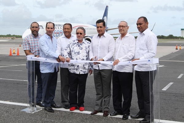 Corte de cinta inaugural del vuelo