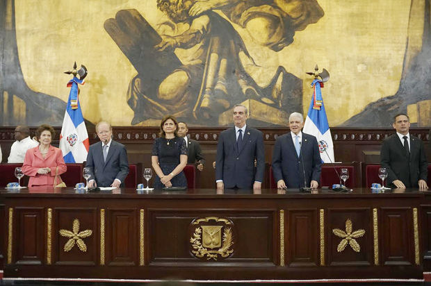 Senado reconoce a José Luis Corripio (Don Pepín) por aportes a la cultura, libertad de expresión y derechos humanos