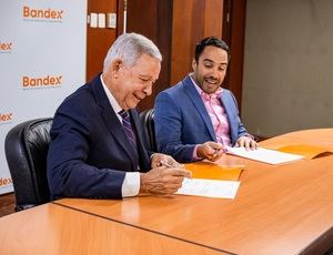 FONDESA Y BANDEX firman acuerdo para créditos educativos