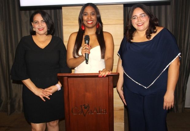 Cristina Ramirez, Marlene González, Stephanie Ramirez.