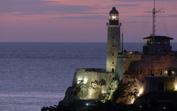 Vista del faro del Castillo de los 3 Reyes del Morro, La Habana.