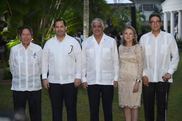 Fernando González Nicolás, José Manuel Romero, Miguel Vargas Maldonado, Clara Reid de Frankenberg y Roberto Frankenberg.