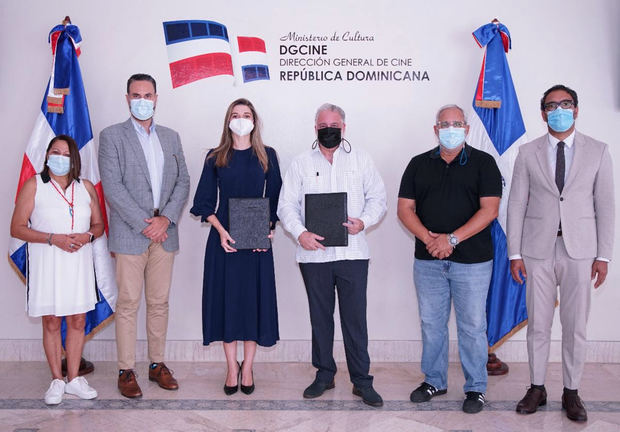 Henriette Wiese, Ernesto Báez, Marianna Vargas Gurilieva, Luis Arambilet, Iván Reynoso y Nelson Jimenez.