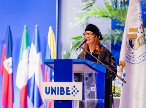 Odile Camilo Vincent, rectora de UNIBE.