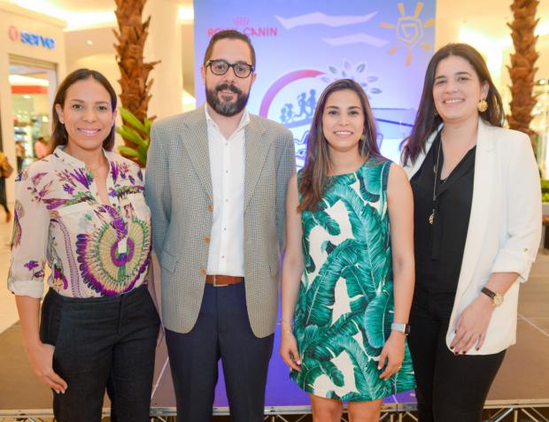 Vilma Gómez, Hiram Maltés, Camila García y Maité Mallén