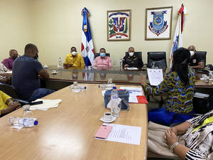 Presidente de la DNCD escucha inquietudes del alcalde de Boca Chica y del Concejo de Regidores