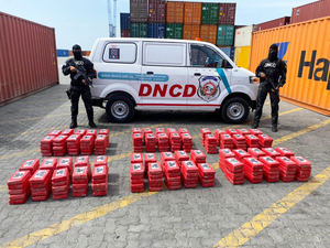 Autoridades decomisan 299 paquetes de drogas en el Puerto Caucedo con destino a España