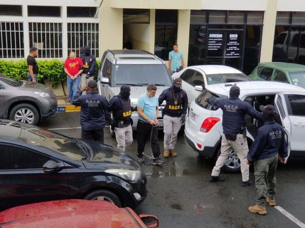 Las autoridades dominicanas entregaron este fin de semana a Estados Unidos tres ciudadanos dominicanos.