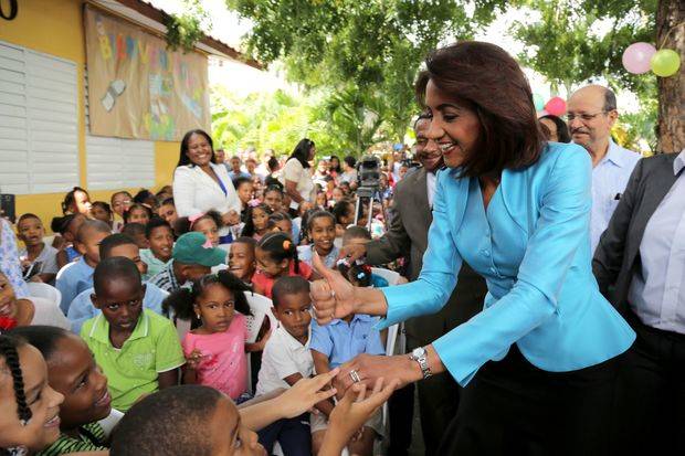 Más de 69,000 estudiantes reciben útiles escolares de parte del Despacho de la Primera Dama