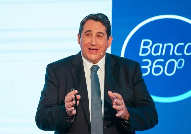 Los encuentros de Banca 360 sirvieron de escenario para la conferencia "La era del
mundo fusión: nuevos pilares estratégicos para el éxito de la empresa familiar", a cargo de Jesús
Izquierdo, presidente ejecutivo de The World Gate Group.