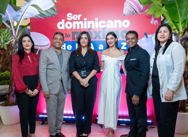 Sachenka Rodriguez, Miguel Cespedes, Madelyn Martínez, Nashla Bogaert, Raymond Pozo y Cony Taveras.