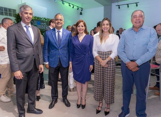 Luis Fernando Gutierrez, Joel Santos Echavarría, Patricia Portela, Annerys Meléndez y Fermín Acosta.