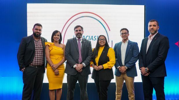 Auric Sosa, Rafelina Rodriguez, Francisco Domínguez, Alejandra Vásquez, Emmanuel Mejía e Iván Veloz.