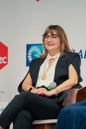 La señora Antonia Antón de Hernández, vicepresidenta ejecutiva senior de Gestión
Humana, Transformación Cultural, Administración de Créditos y Cumplimiento del Banco
Popular Dominicano.