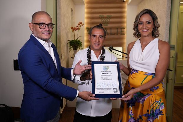 Vitalie obtiene certificación en servicios de turismo.