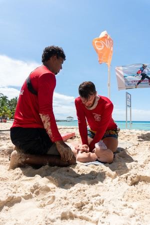 Seguridad en el agua: Happy Dolphins DR y Alemania implementan medidas en Bayahibe