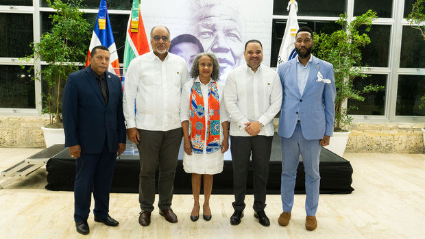 Darío Nin, Norman De Castro, Erika Álvarez, Pablo Ulloa y Pablo Ulloa.