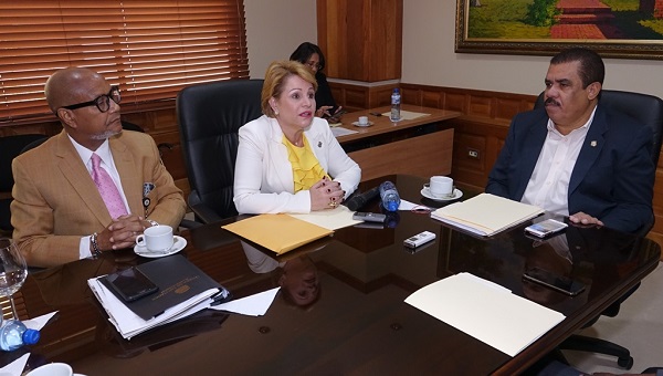 Lucía Medina al momento de su planteamiento