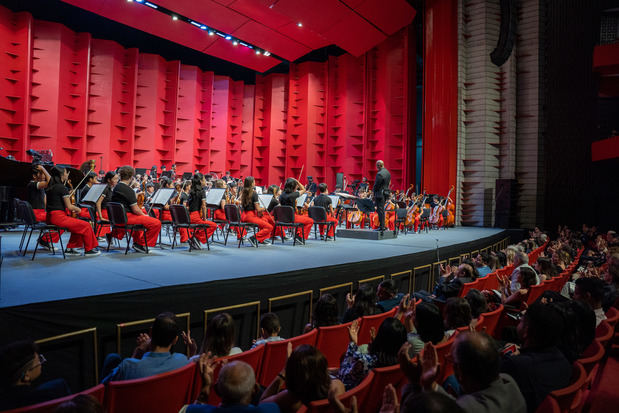 Publico presente en el Teatro Nacional.