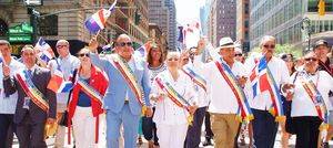 C&#243;nsul Castillo resalta entusiasmo de dominicanos en Desfile Dominicano en NY