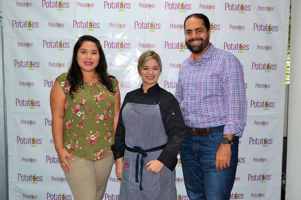 Natalia Salazar, Chef Catherine Lemoine y Orlando Camilo 