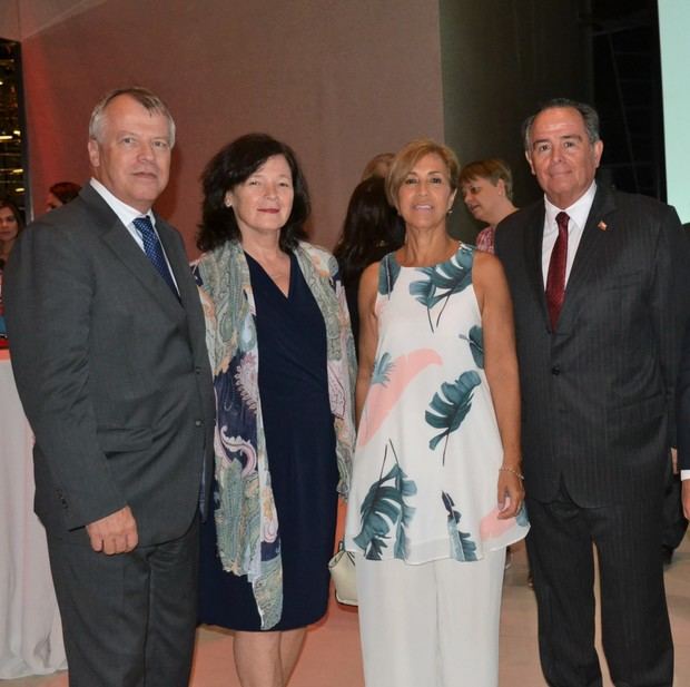 Urs Schnider, Edith de Schnider, Paulina de Barrera y Fernando Barrera