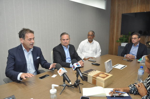 Alessio Salvadori,  Heriberto Sprecace, Miguel González y Raúl N. Rizek.