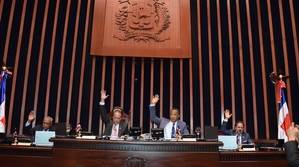 Senado rechaza solicitud de retiro de inmunidad parlamentaria a Julio César Valentín y Tommy Galán