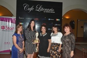 Ana Simó, invitada de honor en la tertulia Café Literario de Verónica Sención 