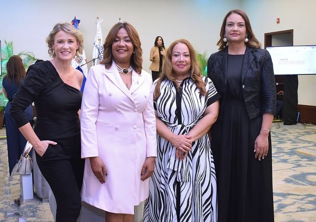 Invitadas internacionales. Marta Iranzo, Amarilys Duran Salas, Quenia Abreu y Rossy Escoto.