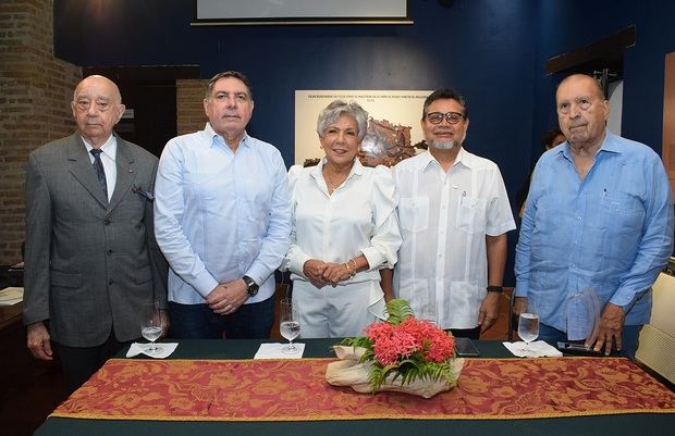 Jacinto Mañón, Gamal Michelen, Olga de los Santos Guerrero, Carlos Andújar y Fabio Herrera.
