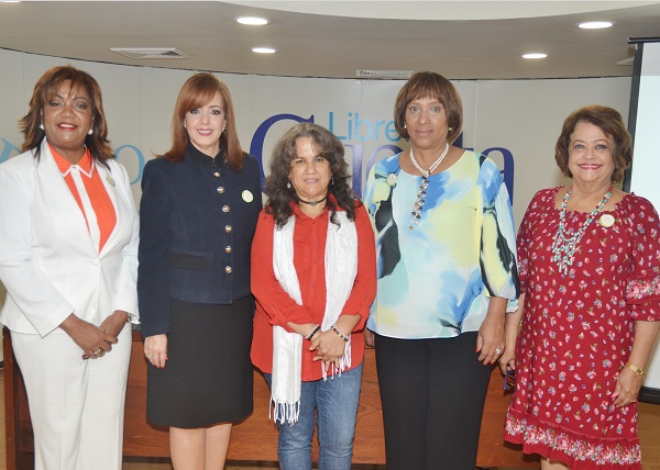 Amarilys Duran, Yanira Fondeur de Hernández, Tahira Vargas, Rosa Roa de López y Verónica Sención.