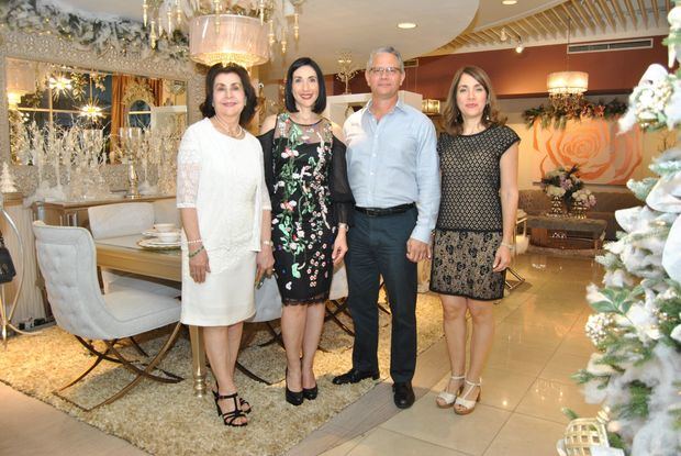 Margarita Soni de Arbaje , Raquel Arbaje de Abinader, Rafael Madera, y Mónica Arbaje de Madera