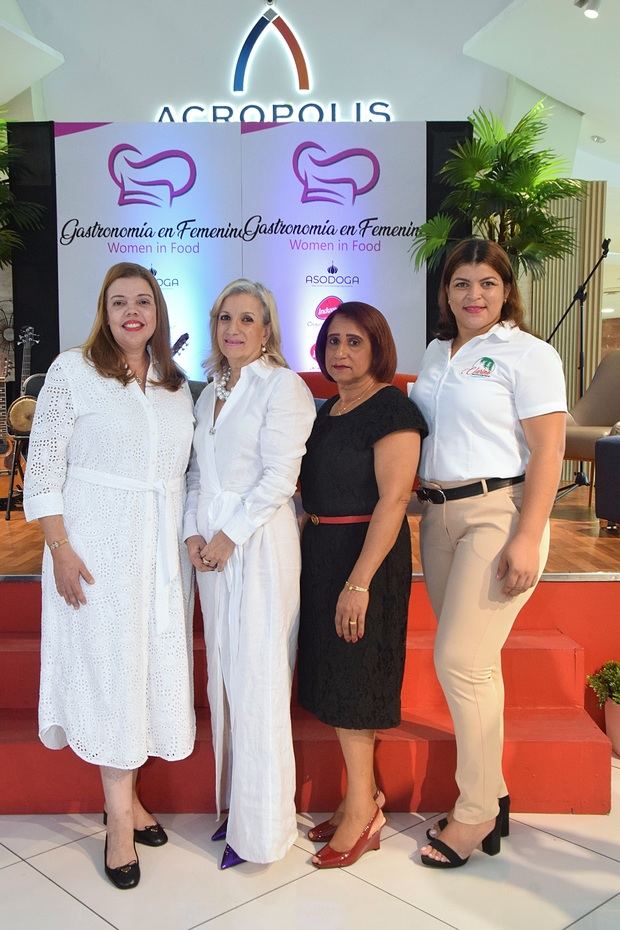 Dolnidi Franco, Desirée Domit, Dominga Gertrudis Ureña y Clarine Balbuena.