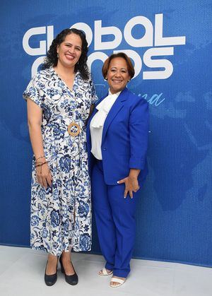 Zahira Maxwell y Euselandia Alcantara.